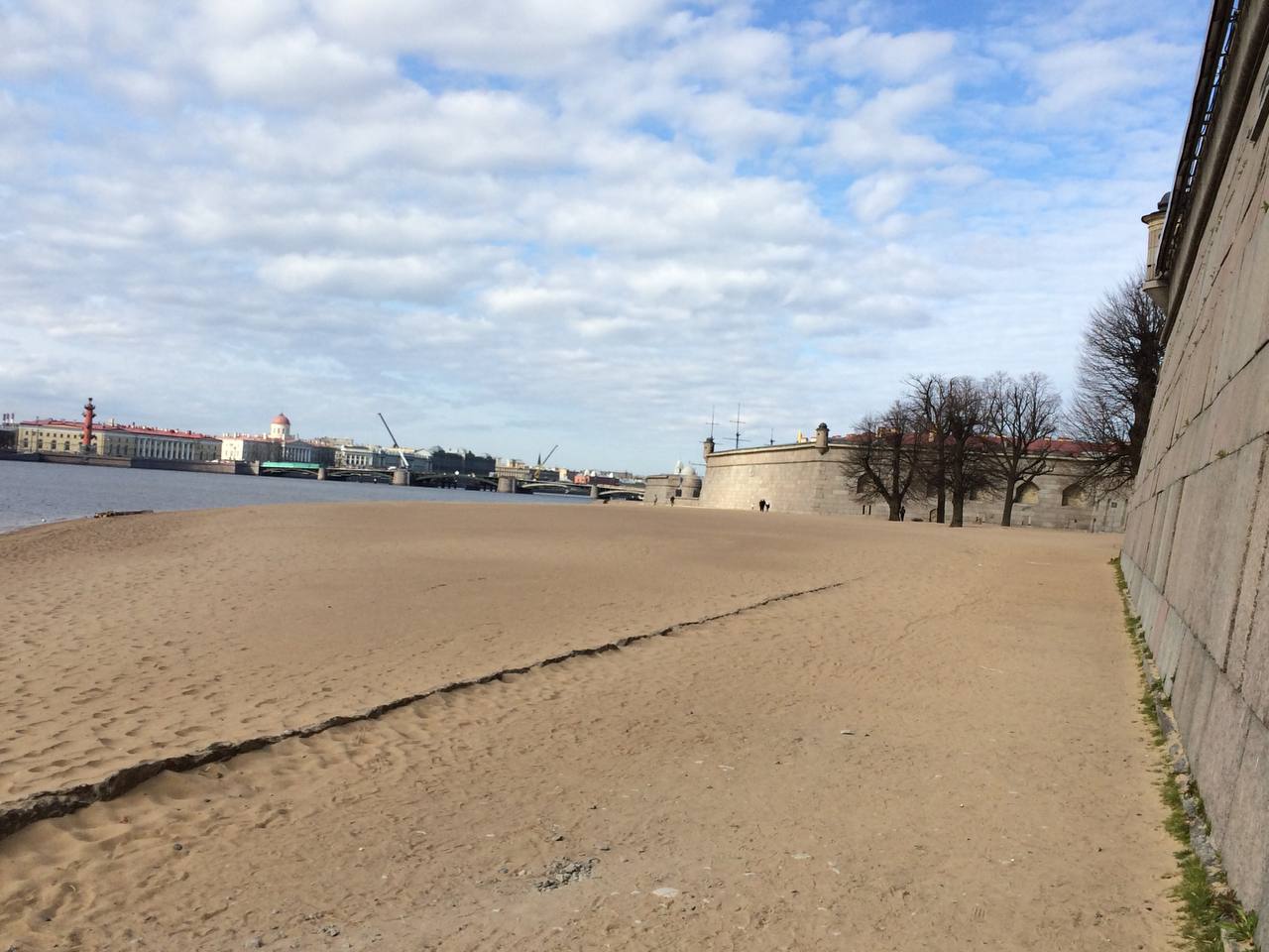 пляж Петропавловской крепости